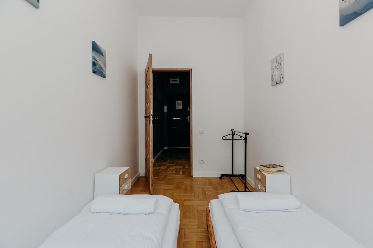 Shortstaypoland Grzybowska Varsovie Extérieur photo